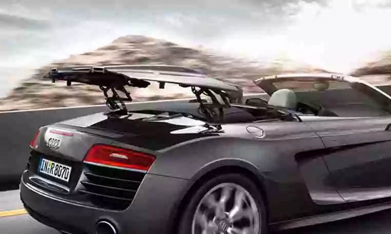 Audi R8 Spyder Car Ride Dubai 