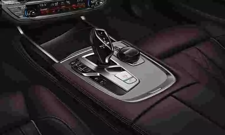 BMW 7 Series Car Ride Dubai